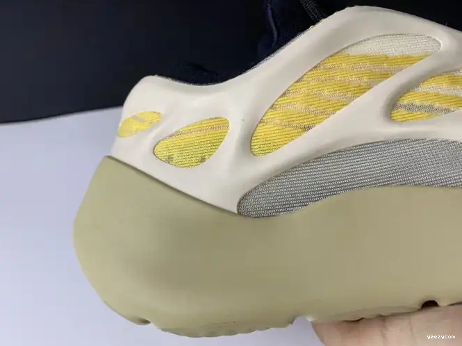 YEEZY V3 700 SRPHYM